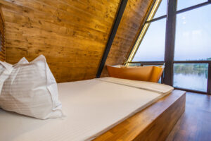 pat cu privire la lac cabana fantasy